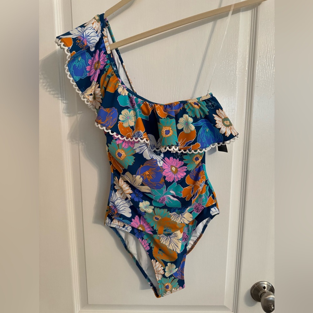 NWT Gottex Ruffled One Shoulder Floral Bathing Suit Size 6